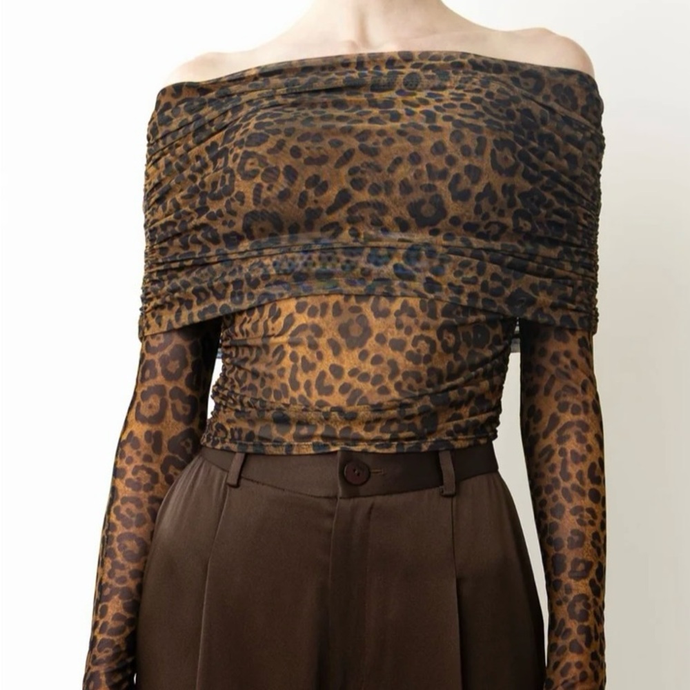 LAPOINTE Leopard Print Off-Shoulder Top